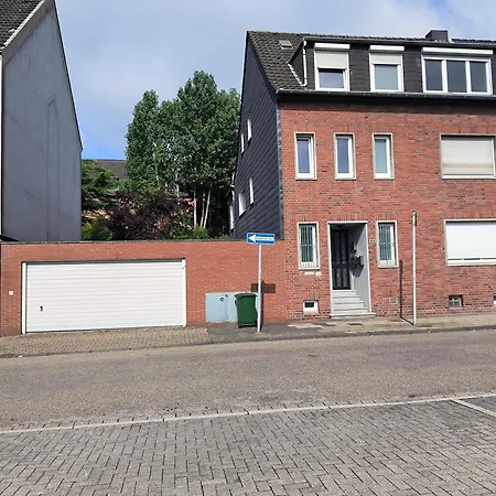 Appartement 2 Og Deluxe Mit 3 Schlafzimmern Hauptbahnhof Und Zentrumsnah Oberhausen (North Rhine-Westphalia)